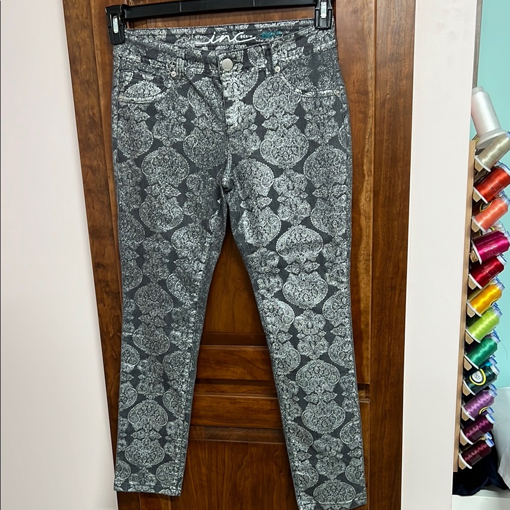 INC International Concepts Gray Patterned Skinny Jeans